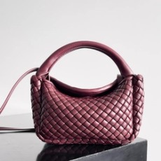 보테가 베네타 코블 인트레치아토 레더 토트 백